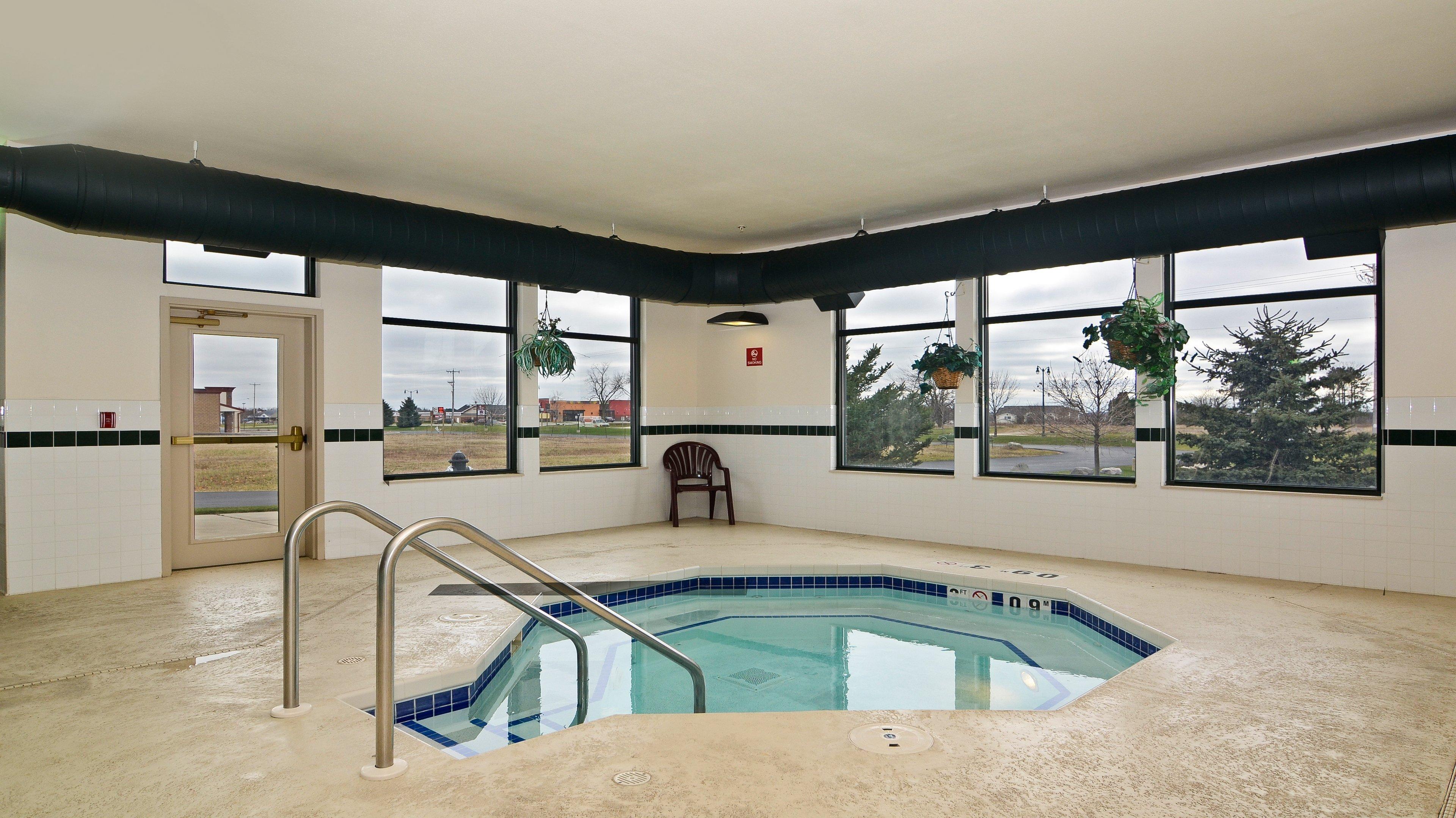Holiday Inn Express Hotel & Suites Fort Atkinson By Ihg Exterior photo