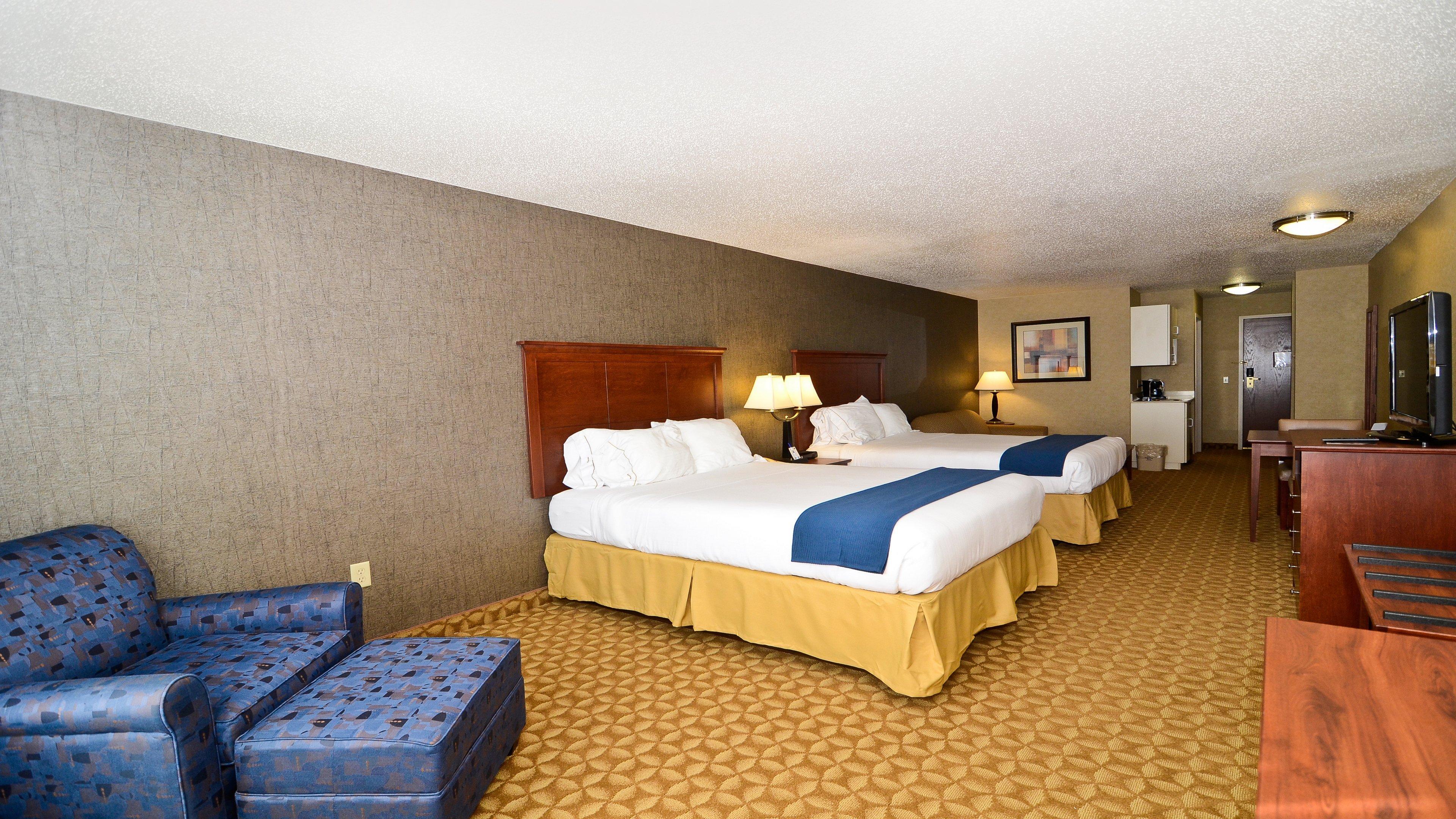 Holiday Inn Express Hotel & Suites Fort Atkinson By Ihg Exterior photo