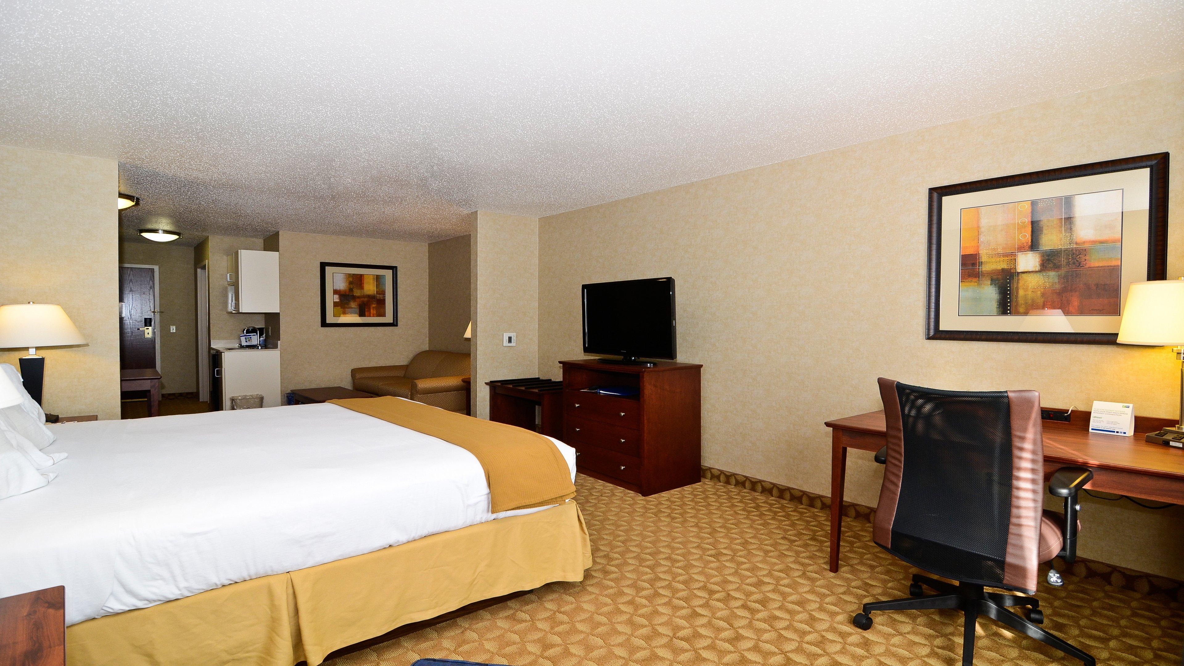 Holiday Inn Express Hotel & Suites Fort Atkinson By Ihg Exterior photo